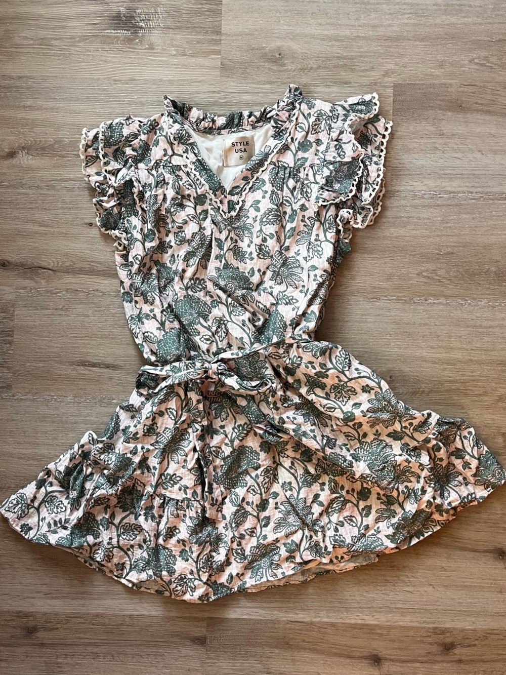 Floral Tie-Waist Dress in Green and Light Pink